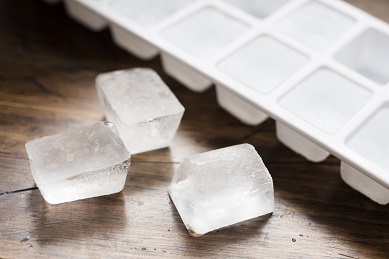 ice-cubes-for cooler boxes and cooler bags